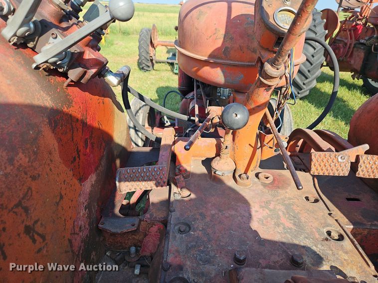 image for item LL9249 International Super WD-6  tractor