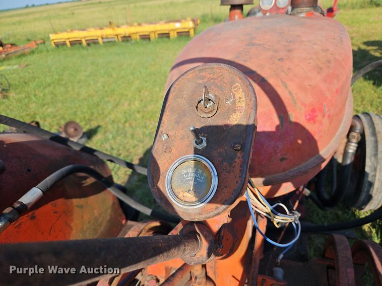 image for item LL9249 International Super WD-6  tractor