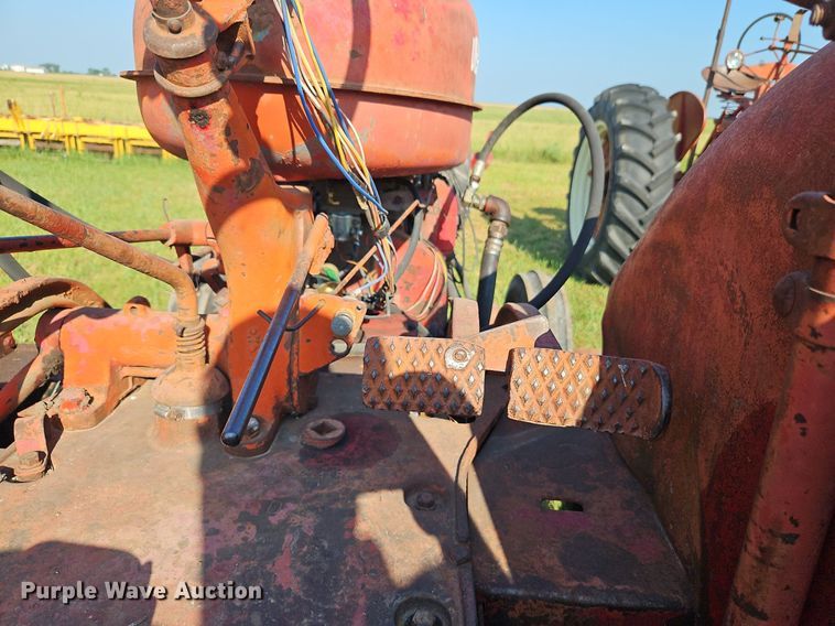 image for item LL9249 International Super WD-6  tractor