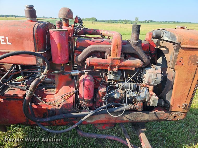 image for item LL9249 International Super WD-6  tractor