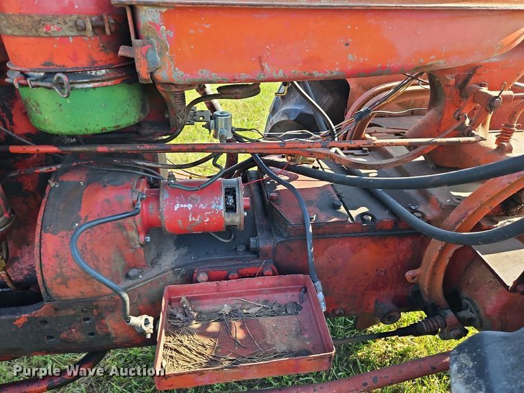 image for item LL9249 International Super WD-6  tractor
