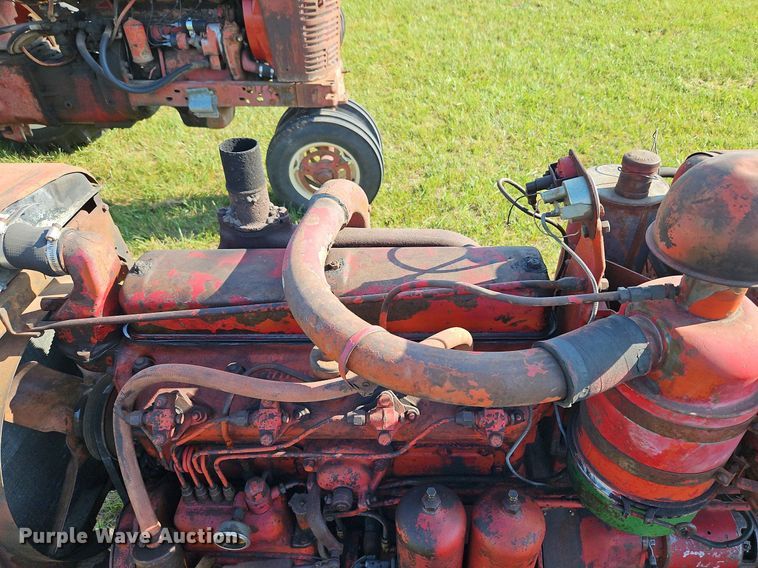 image for item LL9249 International Super WD-6  tractor