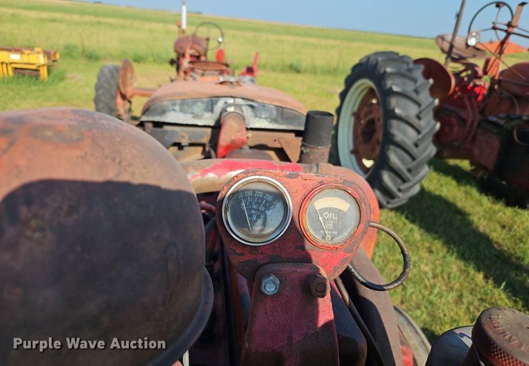 image for item LL9249 International Super WD-6  tractor