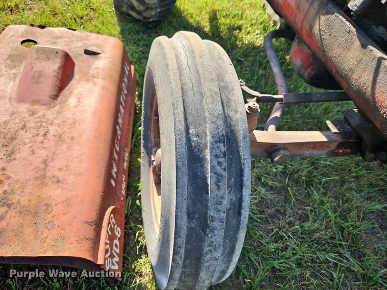 image for item LL9249 International Super WD-6  tractor