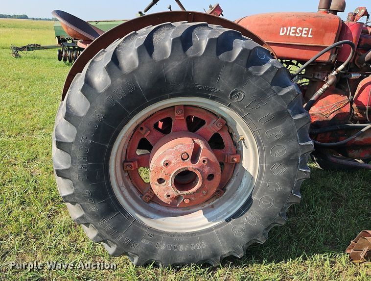 image for item LL9249 International Super WD-6  tractor