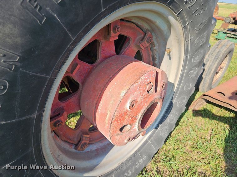 image for item LL9249 International Super WD-6  tractor