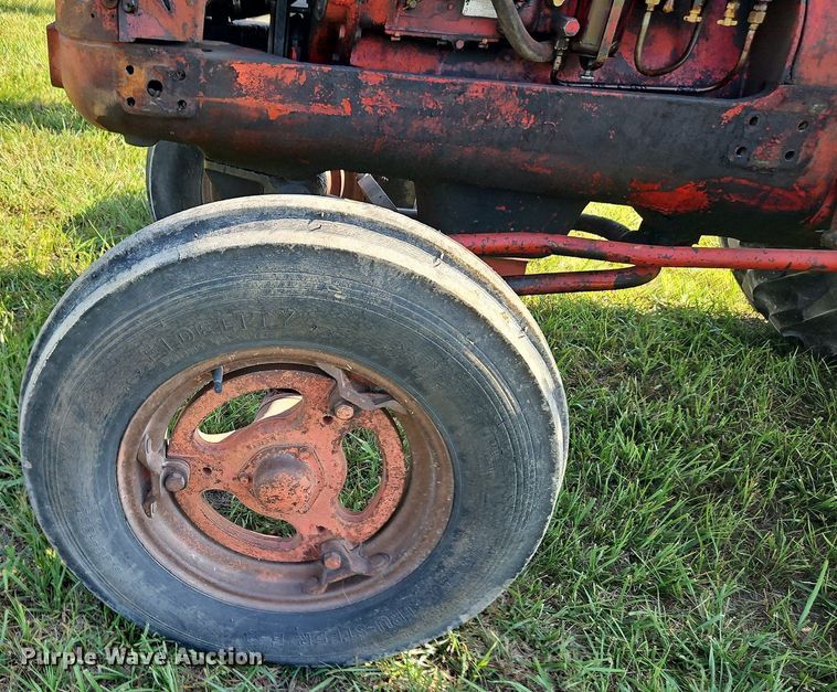 image for item LL9249 International Super WD-6  tractor