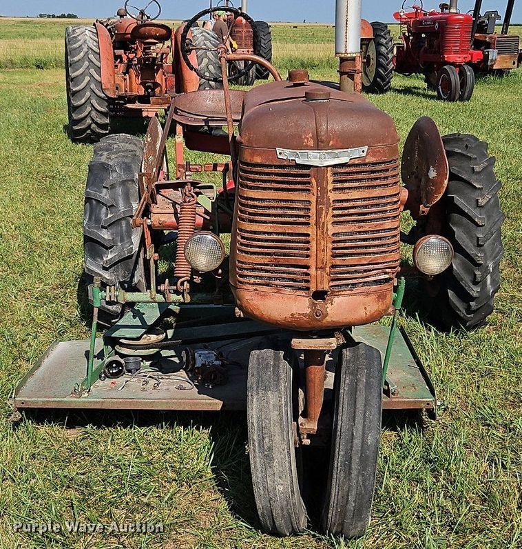 image for item LL9250 1941 Farmall B  tractor