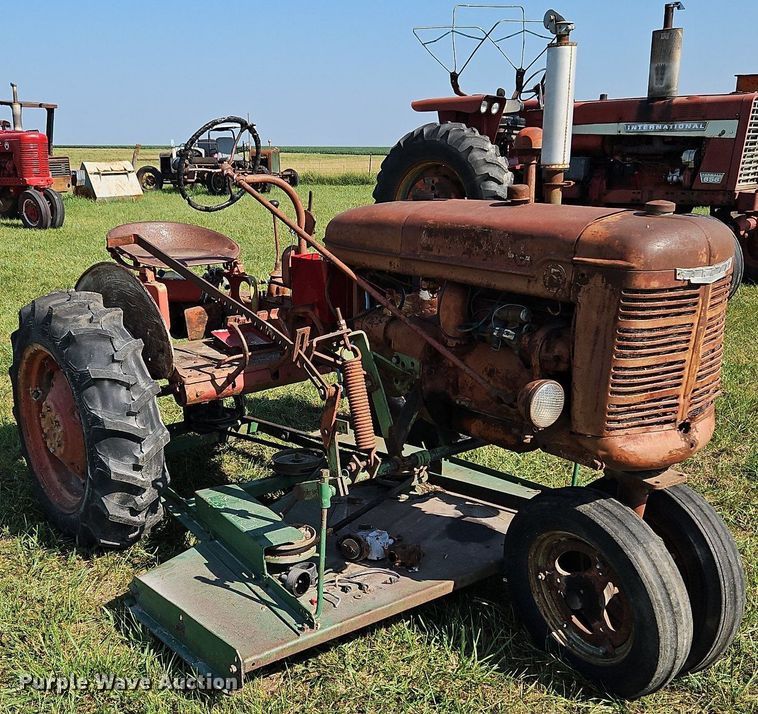 image for item LL9250 1941 Farmall B  tractor