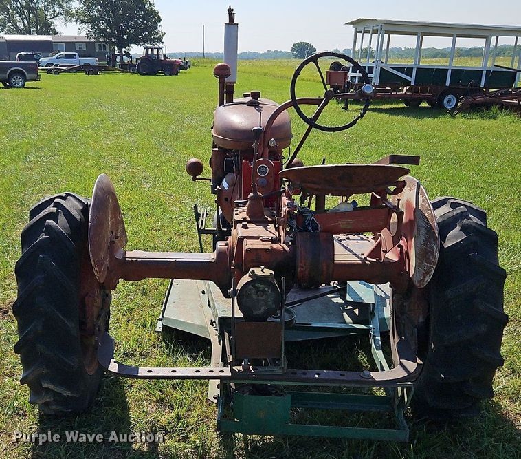 image for item LL9250 1941 Farmall B  tractor