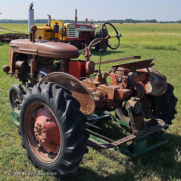image for item LL9250 1941 Farmall B  tractor