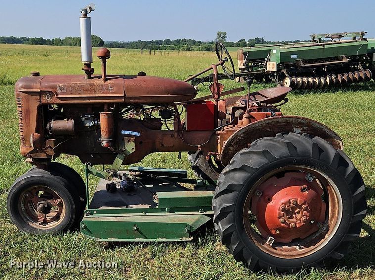 image for item LL9250 1941 Farmall B  tractor