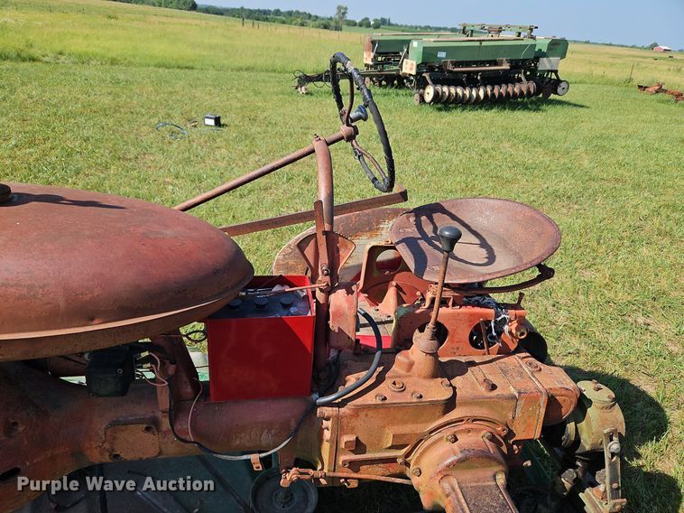 image for item LL9250 1941 Farmall B  tractor