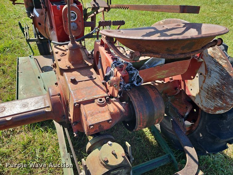 image for item LL9250 1941 Farmall B  tractor