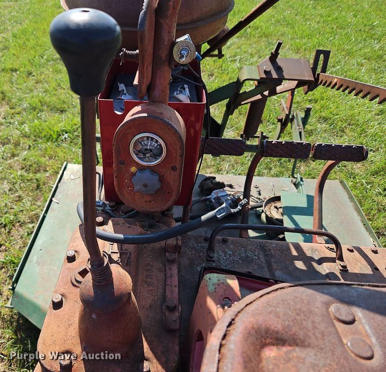 image for item LL9250 1941 Farmall B  tractor