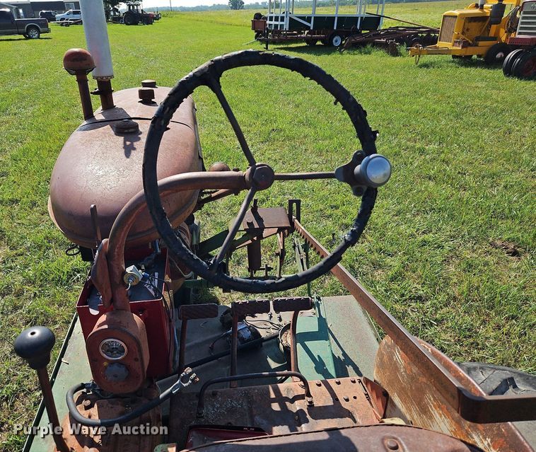 image for item LL9250 1941 Farmall B  tractor