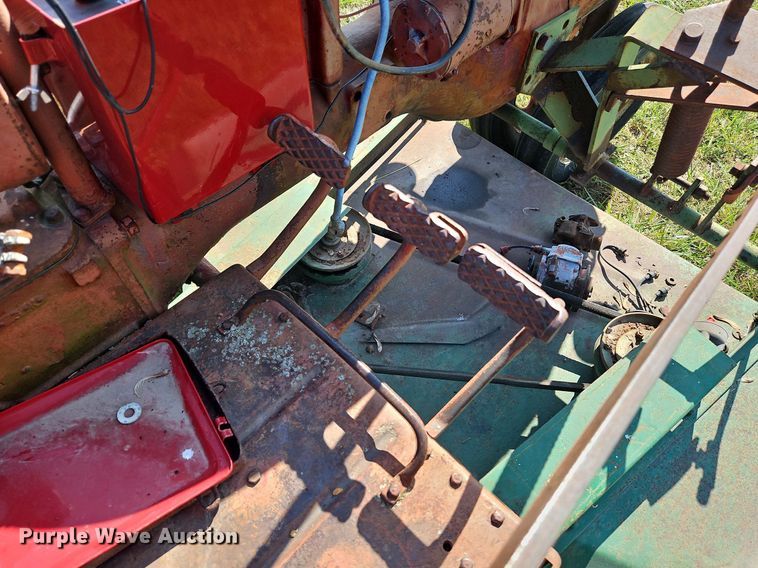 image for item LL9250 1941 Farmall B  tractor