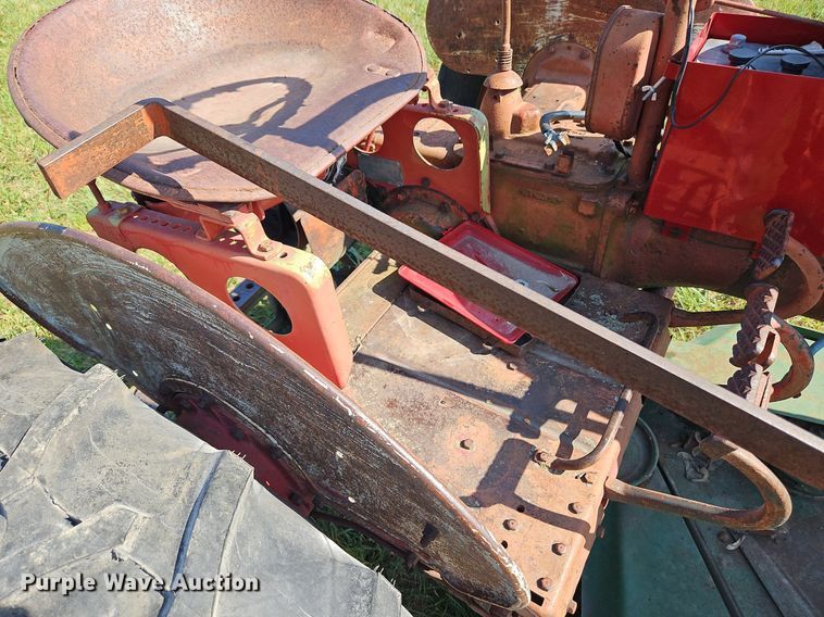 image for item LL9250 1941 Farmall B  tractor