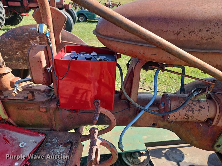 image for item LL9250 1941 Farmall B  tractor