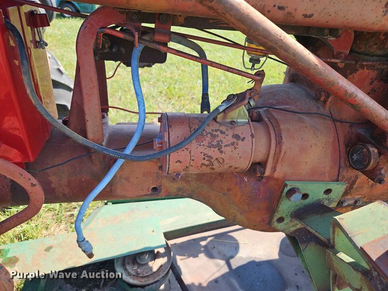 image for item LL9250 1941 Farmall B  tractor