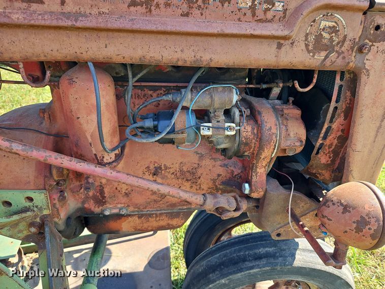 image for item LL9250 1941 Farmall B  tractor