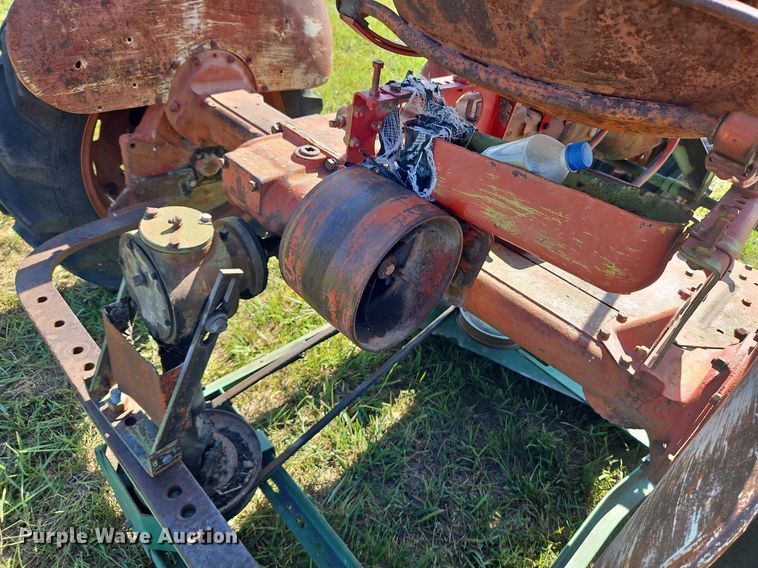 image for item LL9250 1941 Farmall B  tractor