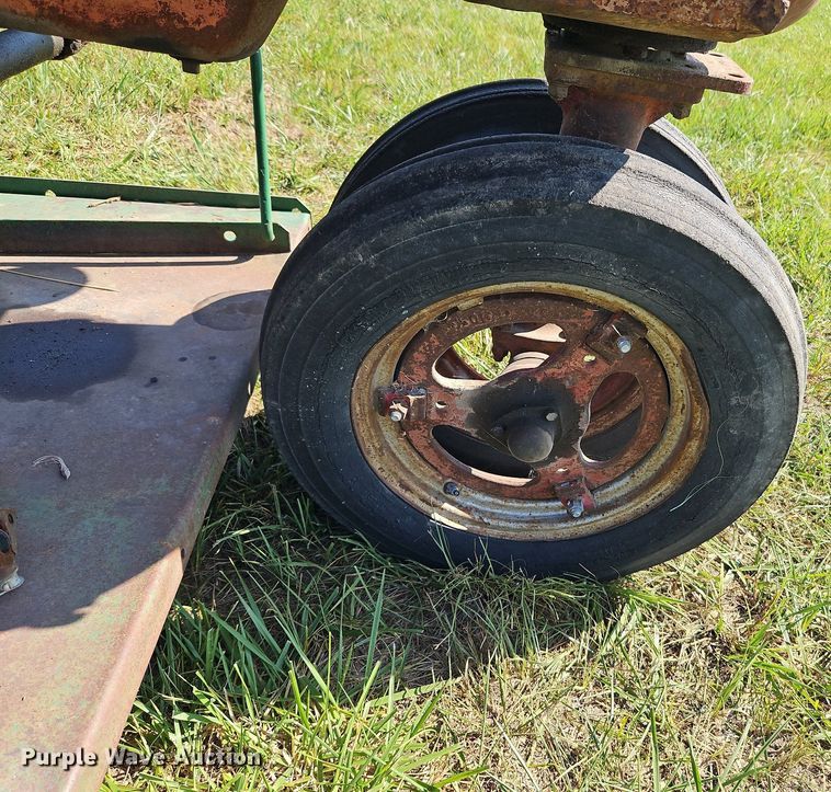 image for item LL9250 1941 Farmall B  tractor