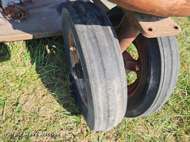 image for item LL9250 1941 Farmall B  tractor