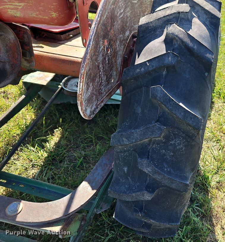 image for item LL9250 1941 Farmall B  tractor