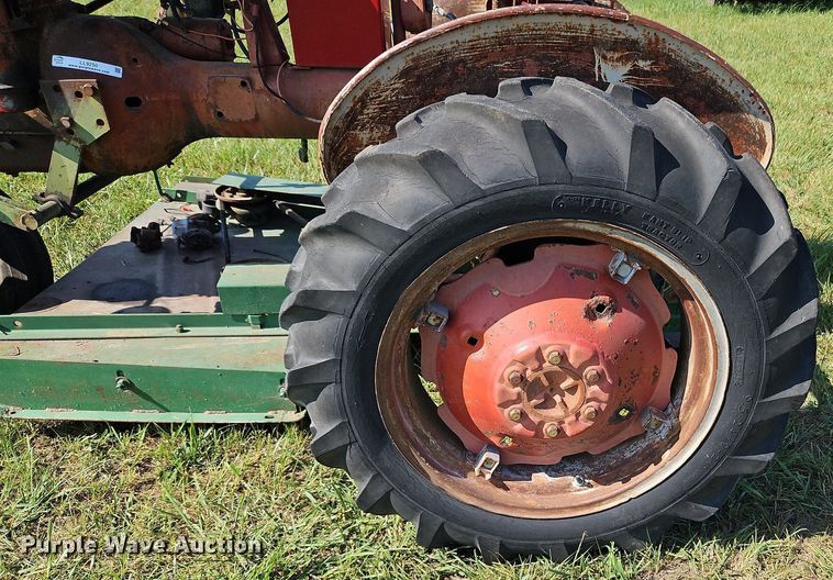 image for item LL9250 1941 Farmall B  tractor