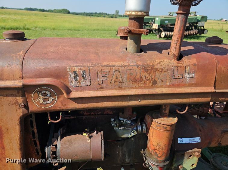 image for item LL9250 1941 Farmall B  tractor