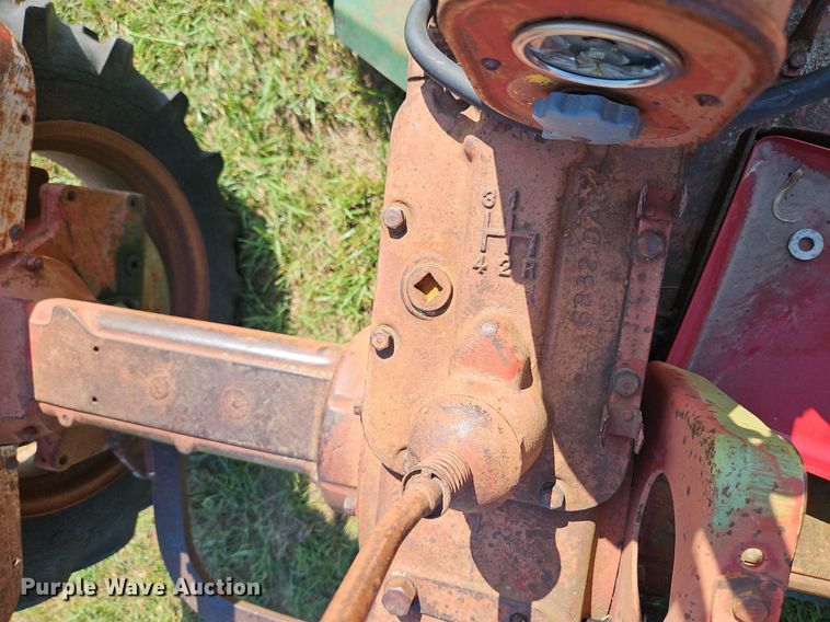 image for item LL9250 1941 Farmall B  tractor