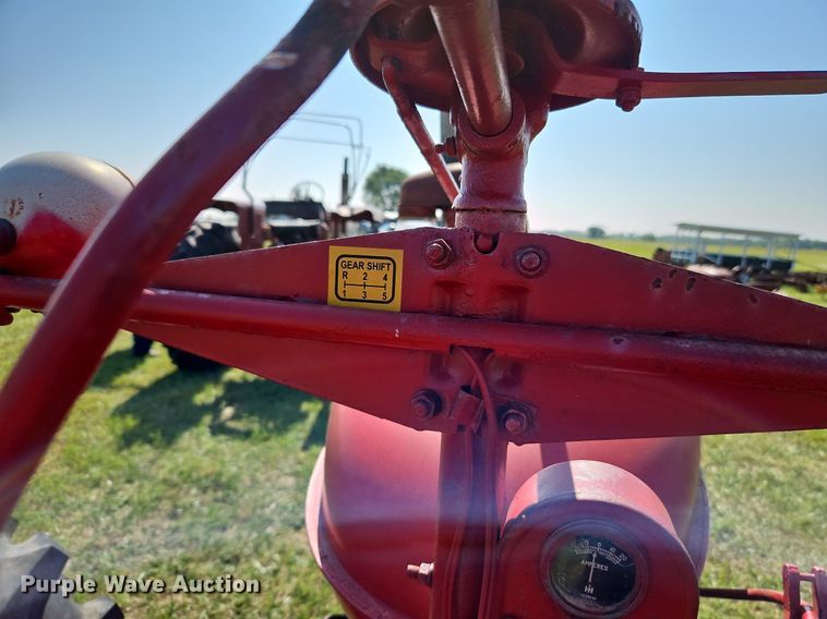 image for item LL9252 1953 Farmall Super M  tractor