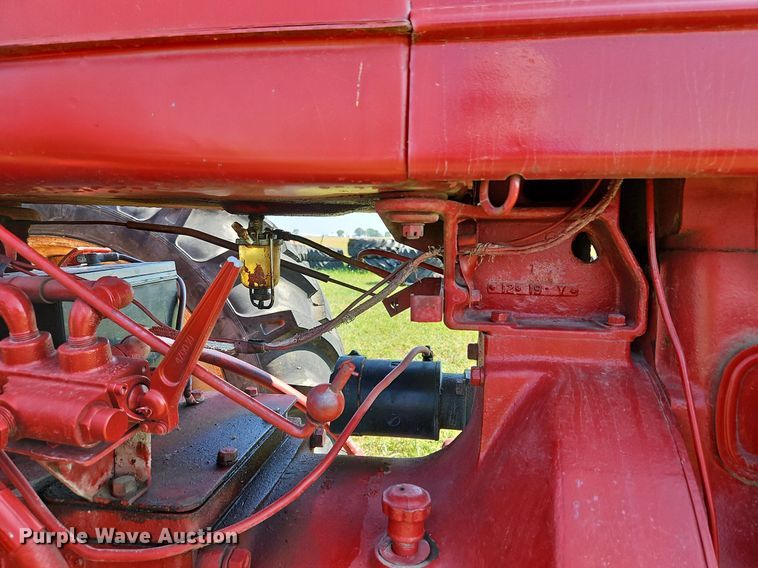 image for item LL9252 1953 Farmall Super M  tractor
