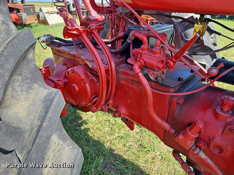 image for item LL9252 1953 Farmall Super M  tractor