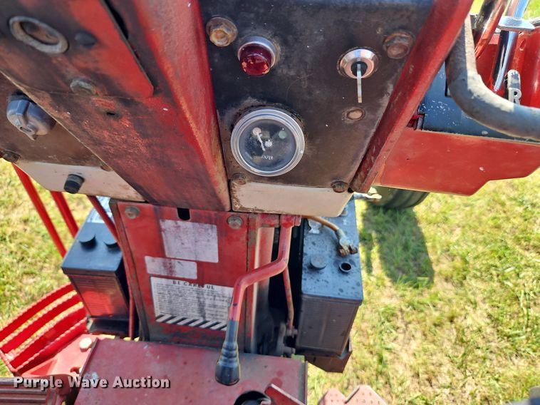 image for item LL9253 1968 International Farmall 856  tractor