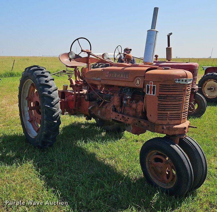 image for item LL9254 1940 Farmall H  tractor