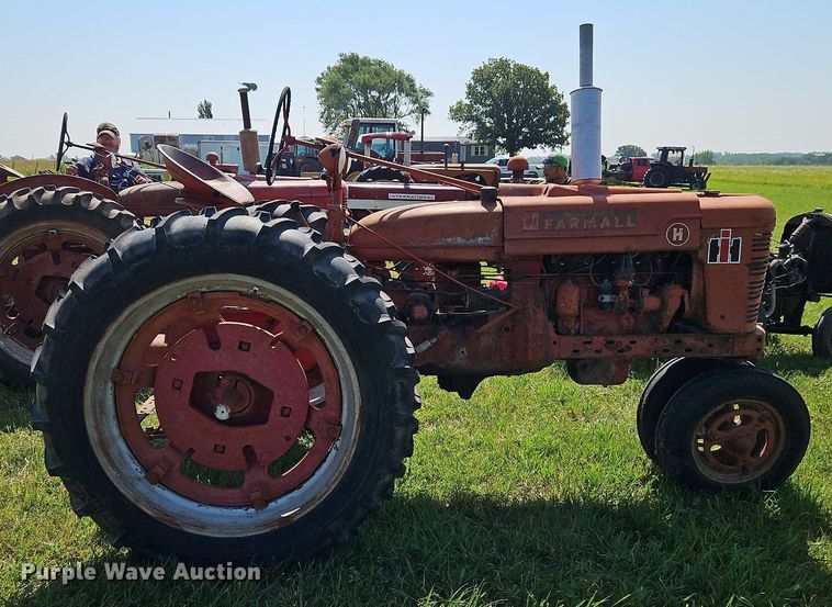 image for item LL9254 1940 Farmall H  tractor
