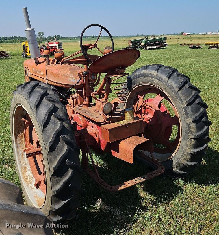 image for item LL9254 1940 Farmall H  tractor