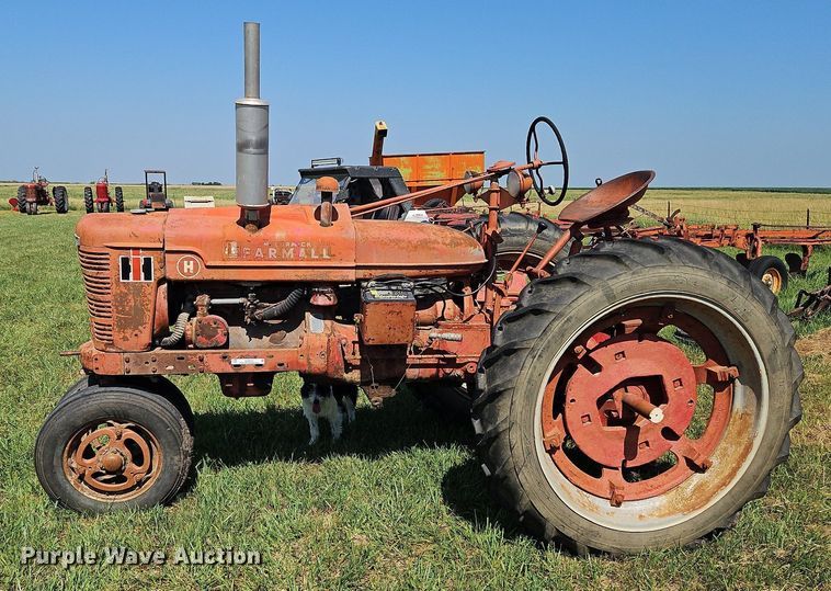 image for item LL9254 1940 Farmall H  tractor