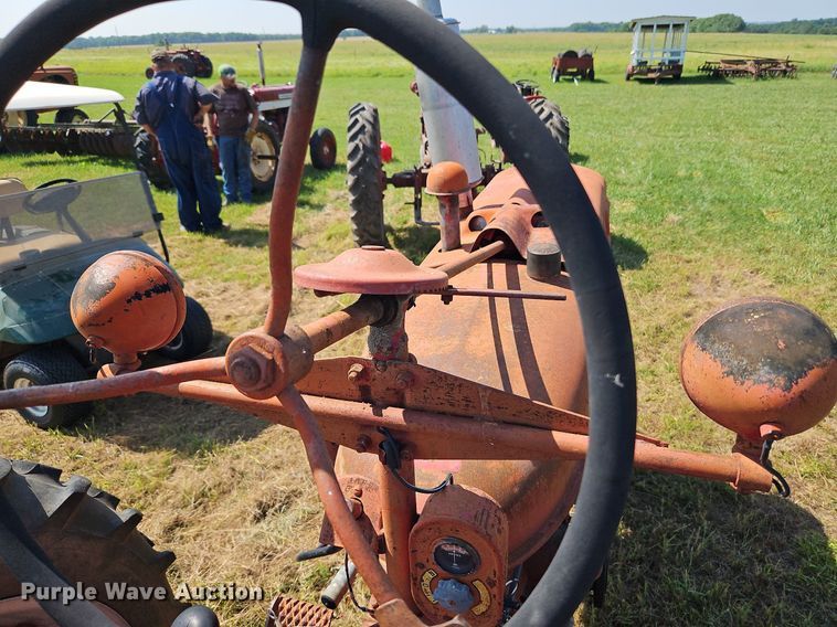 image for item LL9254 1940 Farmall H  tractor