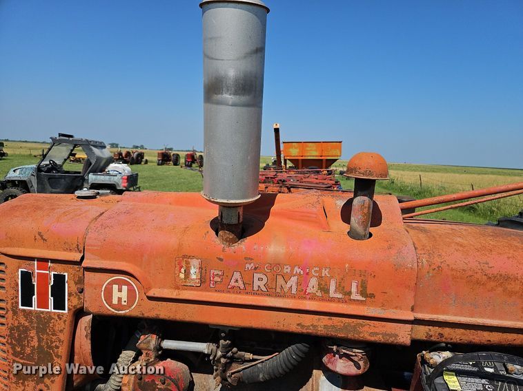 image for item LL9254 1940 Farmall H  tractor