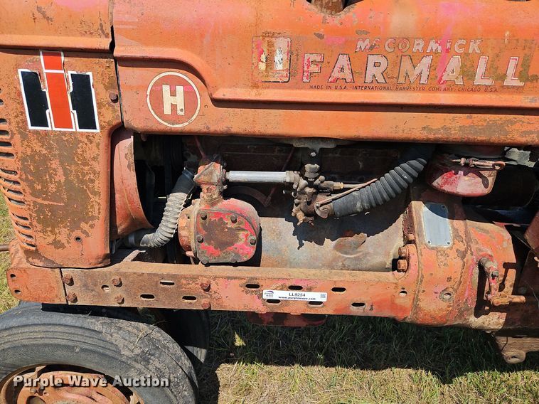 image for item LL9254 1940 Farmall H  tractor