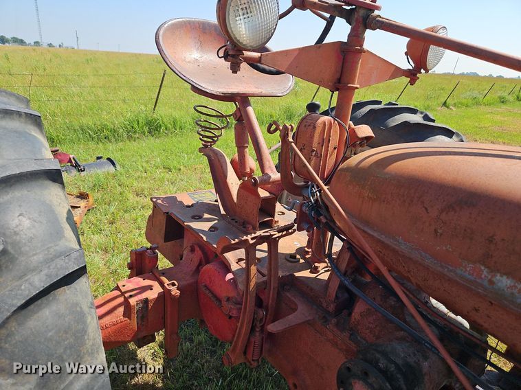 image for item LL9254 1940 Farmall H  tractor