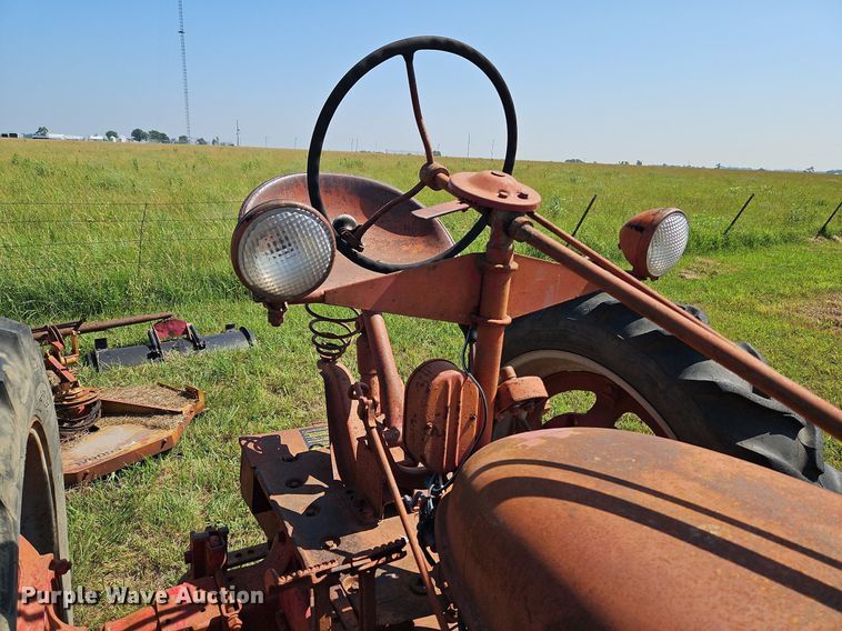 image for item LL9254 1940 Farmall H  tractor
