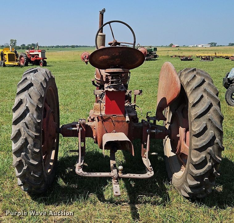 image for item LL9255 1953 Farmall Super H  tractor