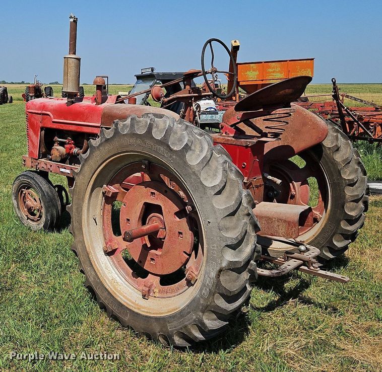 image for item LL9255 1953 Farmall Super H  tractor