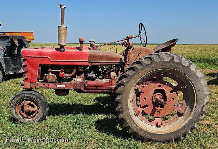 image for item LL9255 1953 Farmall Super H  tractor