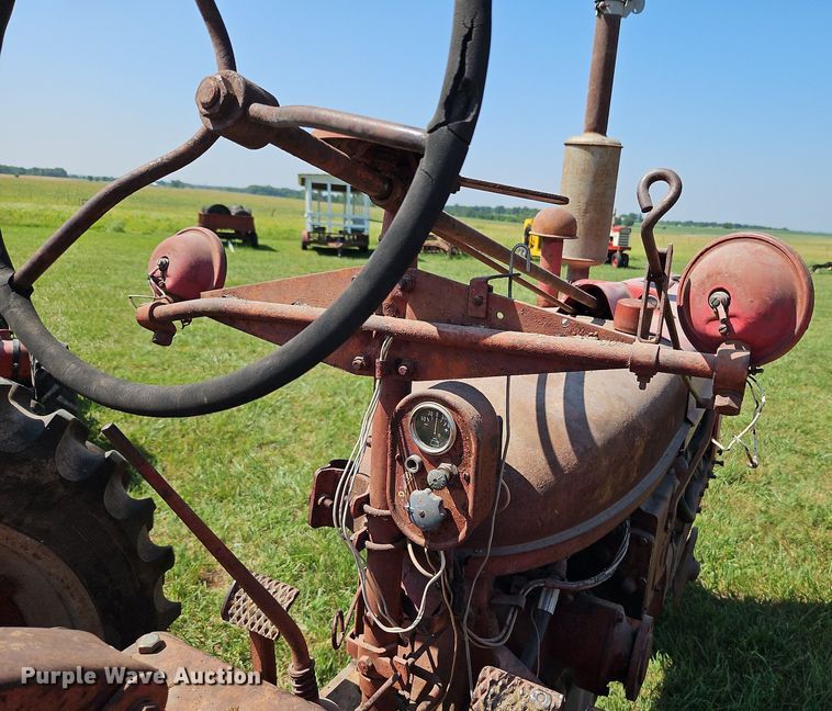 image for item LL9255 1953 Farmall Super H  tractor
