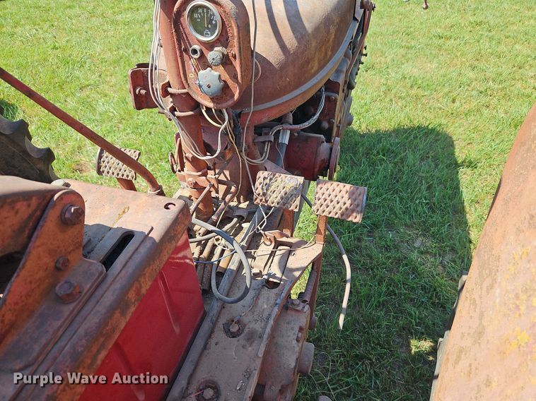image for item LL9255 1953 Farmall Super H  tractor